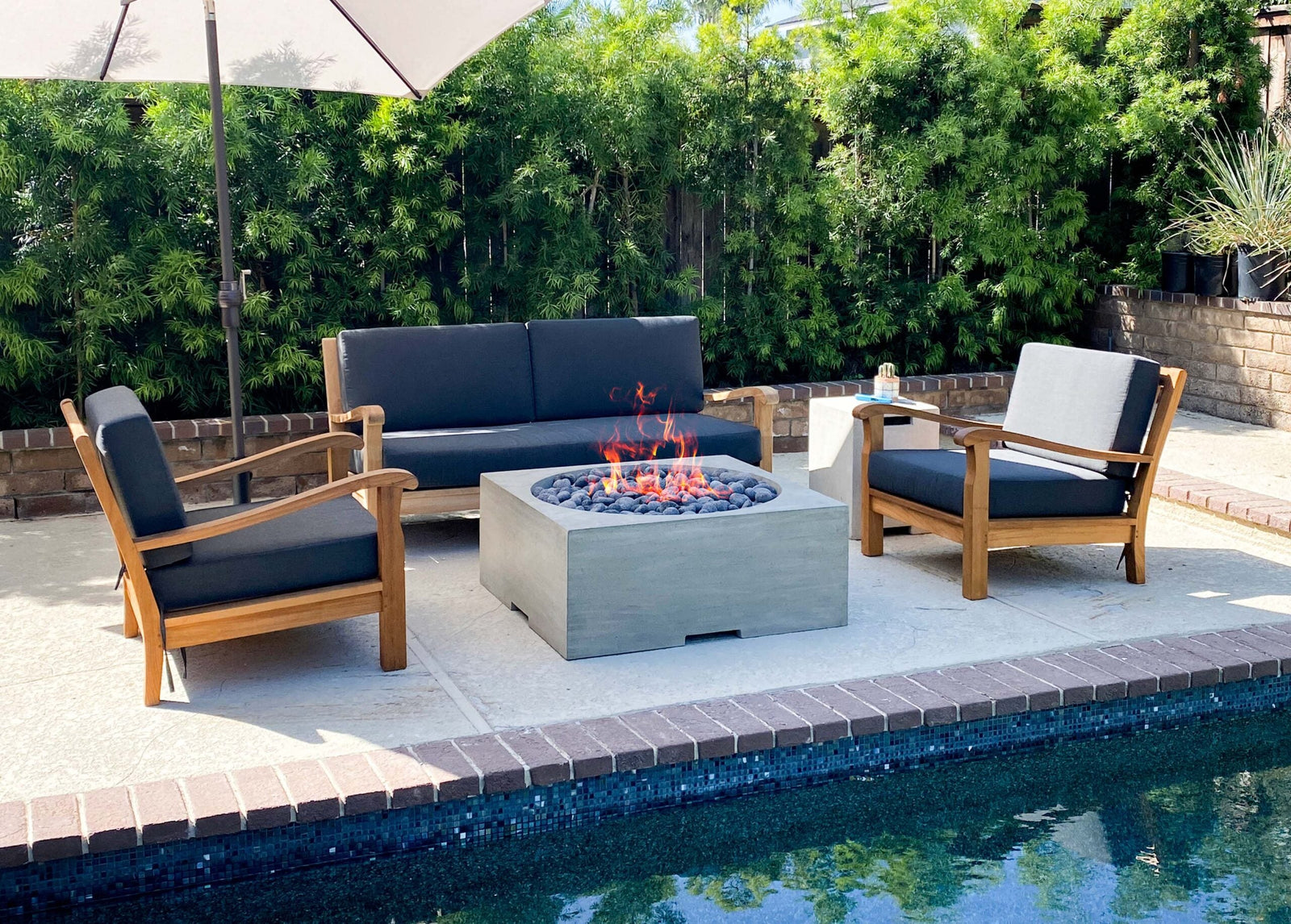 Prism Hardscapes Piazza Concrete Fire Table